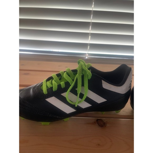 Adidas Kids Soccer Cleats Size 2 - Picture 5 of 7